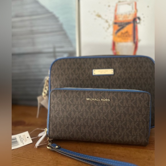 Michael Kors Handbags - MICHAEL KORS JET SET CROSSBODY AND WALLET - NWT